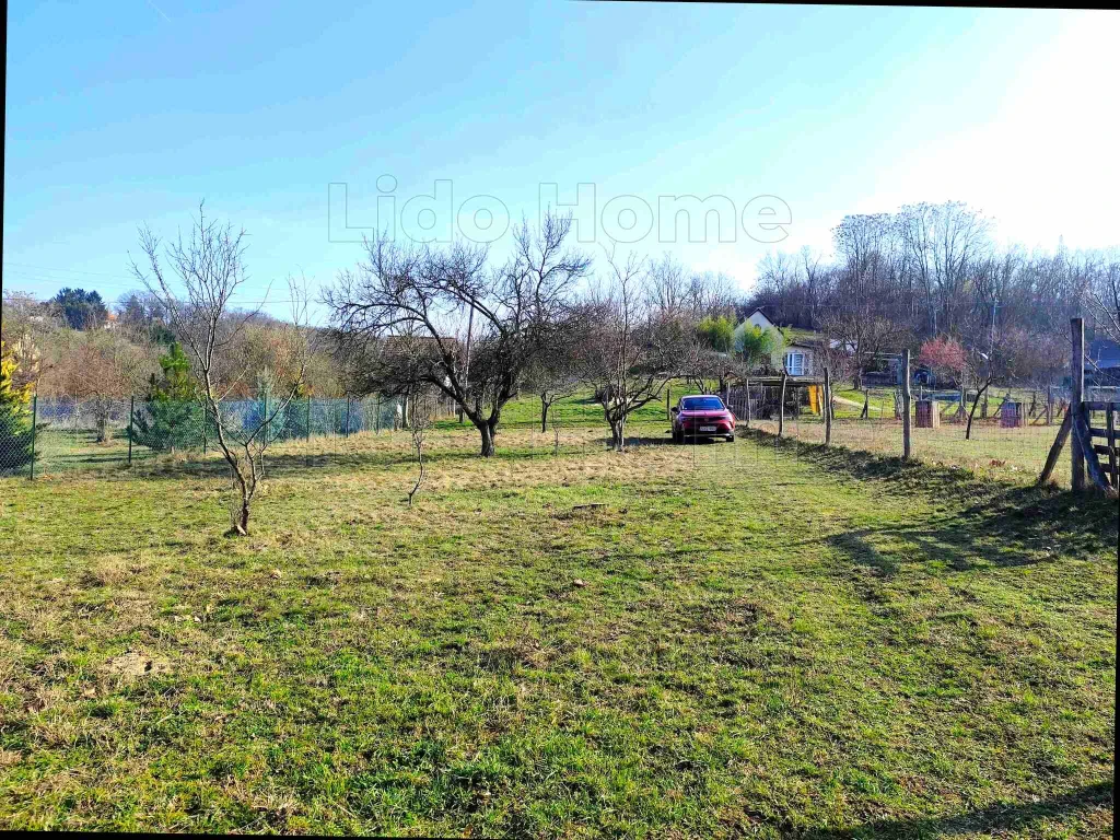 Kőhegyi nyaraló eladó