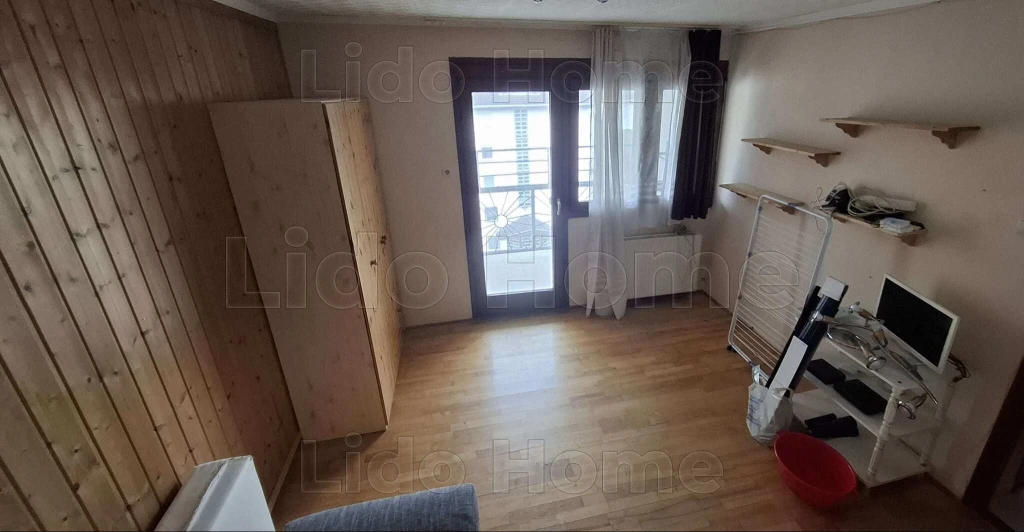 Siófokon belvárosi lakás eladó.