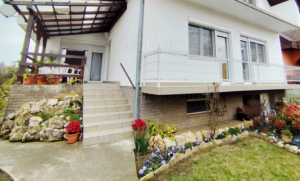 c3-1-name c2-1-name, Balatonszárszó