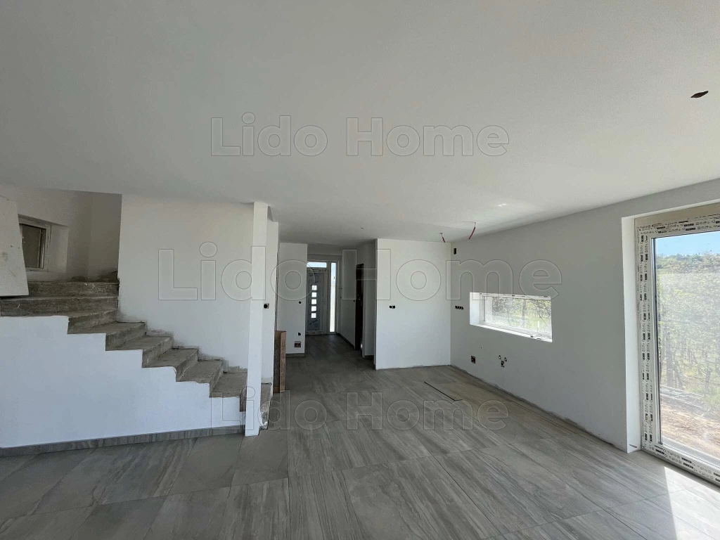 Új építésű ház eladó Zamárdi csendes részén balatoni panorámával