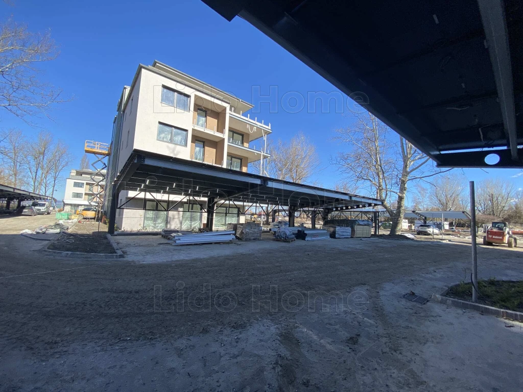 Eladó közvetlen vízparti prémium lakások Balatonszemesen!