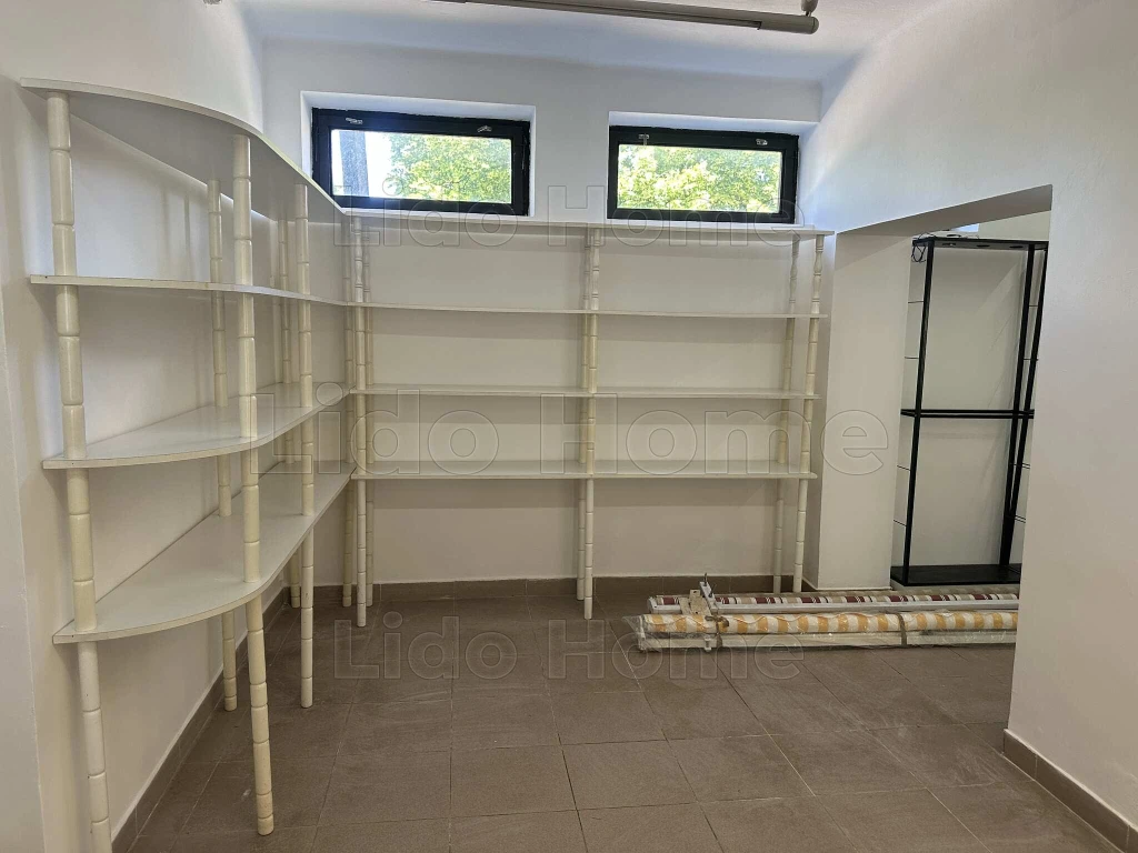 Üzlethelyiség eladó Siófokon!