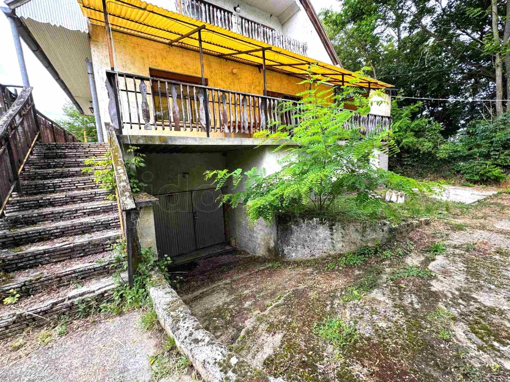 Eladó családi ház, Balatonőszöd