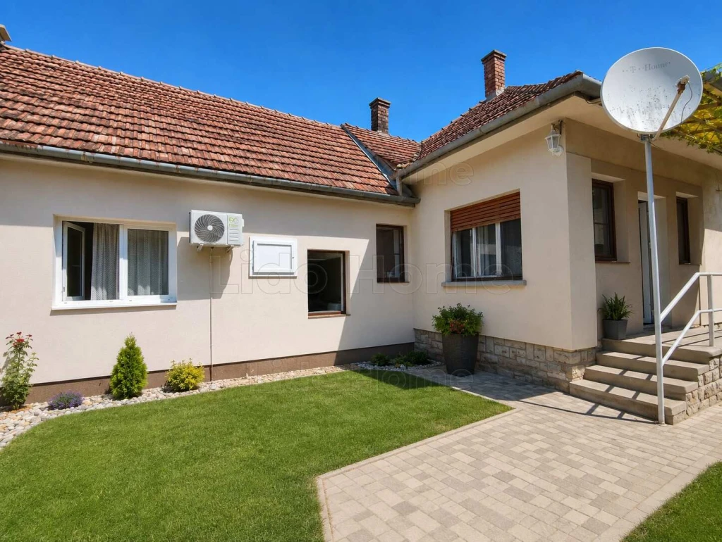 c3-1-name c2-1-name, Balatonszárszó