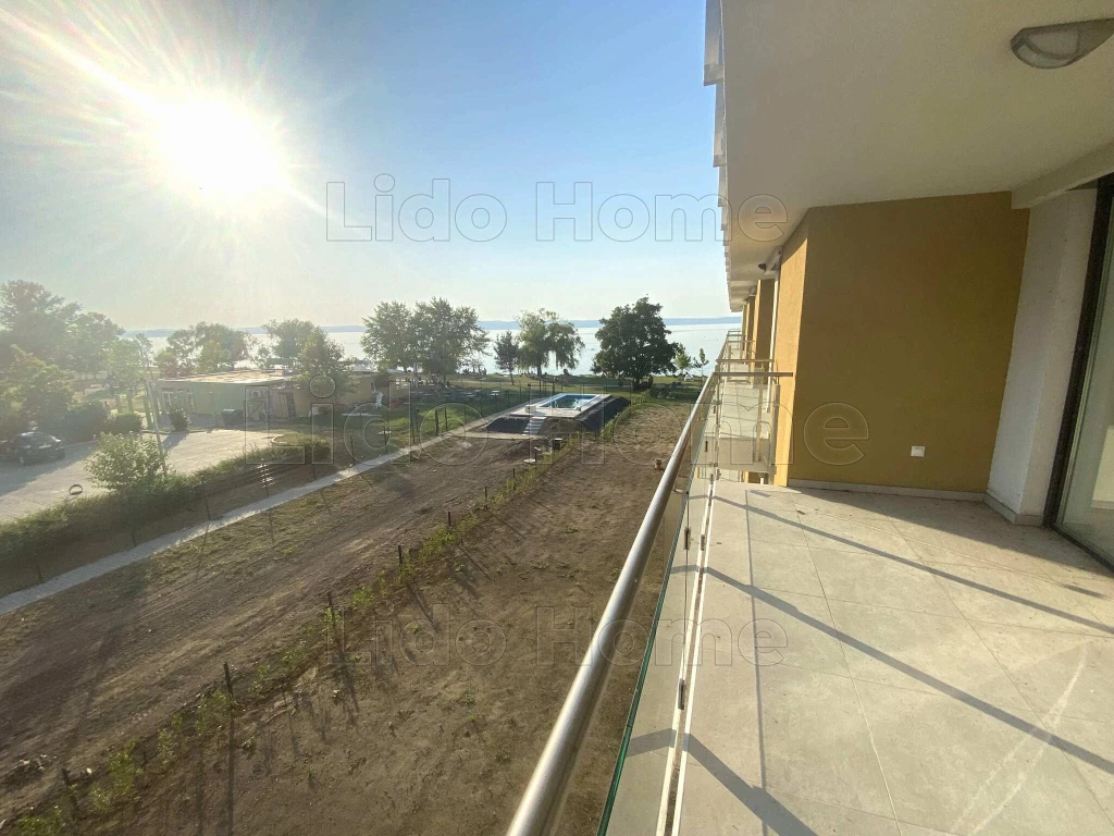 Siófok, Ezüstparton panorámás lakás eladó!