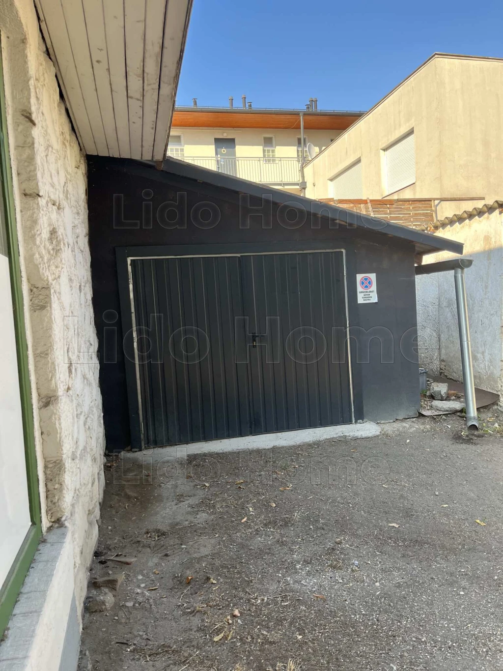 Kiadó hosszú távra Siófok belvárosi 15 m2-es garázs