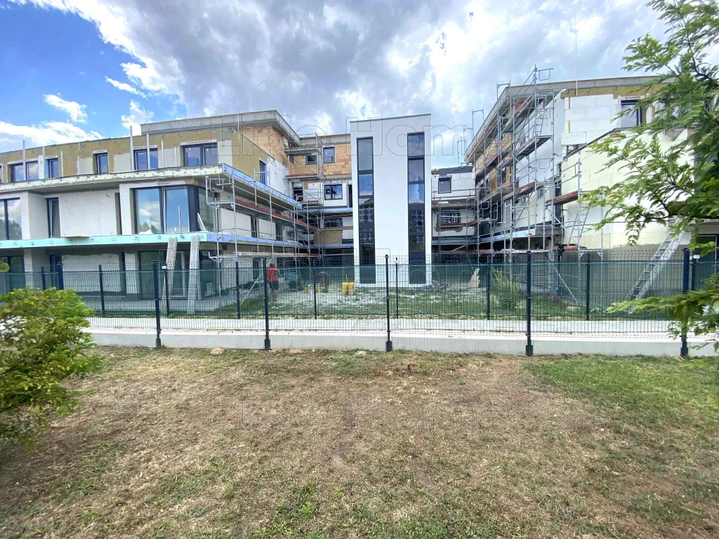 Siófok, Ezüstparton vízparti ingatlan eladó!