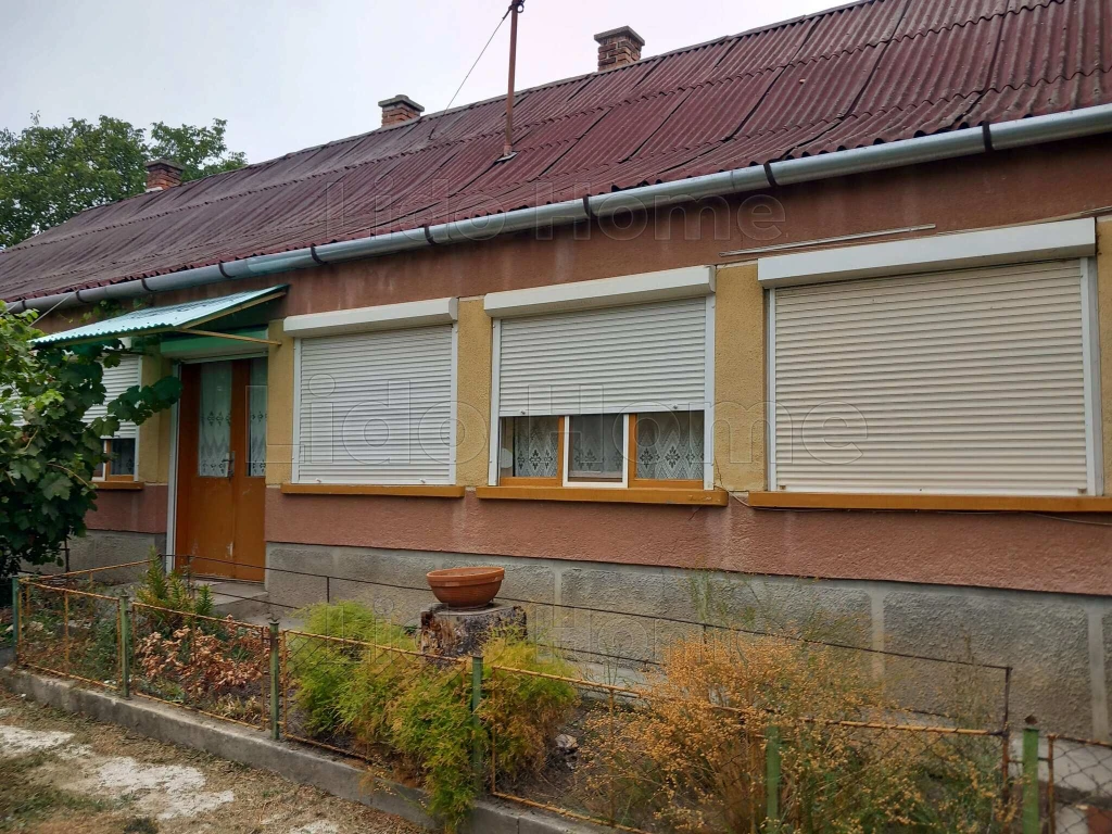 c3-1-name c2-1-name, Mezőkomárom