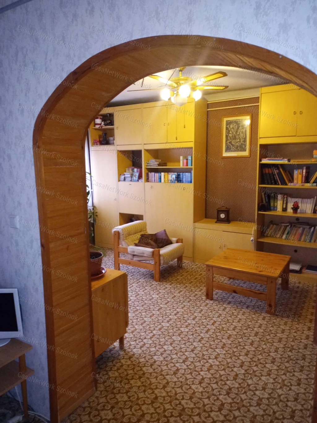 Törökszentmiklós belvárosában eladó 3 szintes, 154 nm-es családi ház