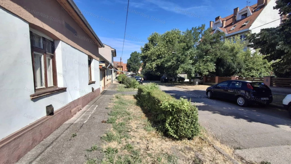 c3-1-name c2-1-name, Szolnok, Belváros