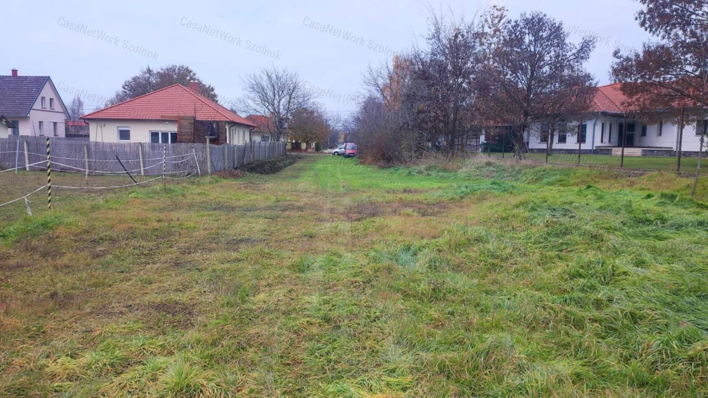 Eladó építési telek Szandaszőlősön!