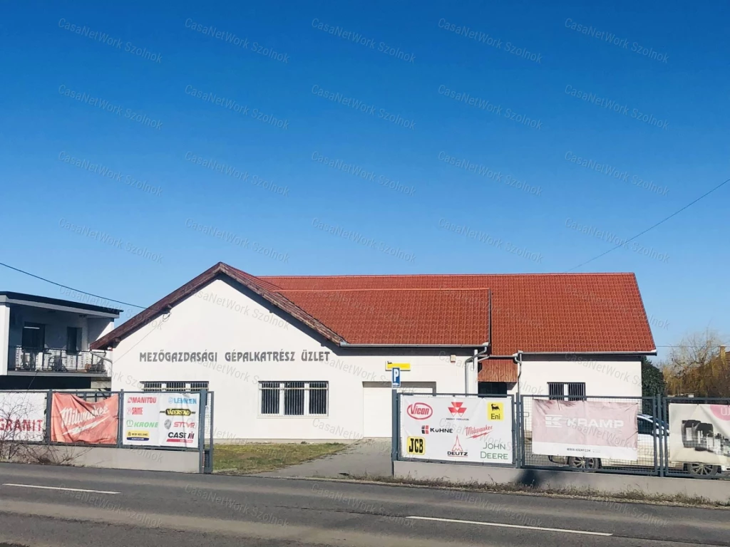 ELADÓ üzlethelyiség Nagykáta frekventált részén