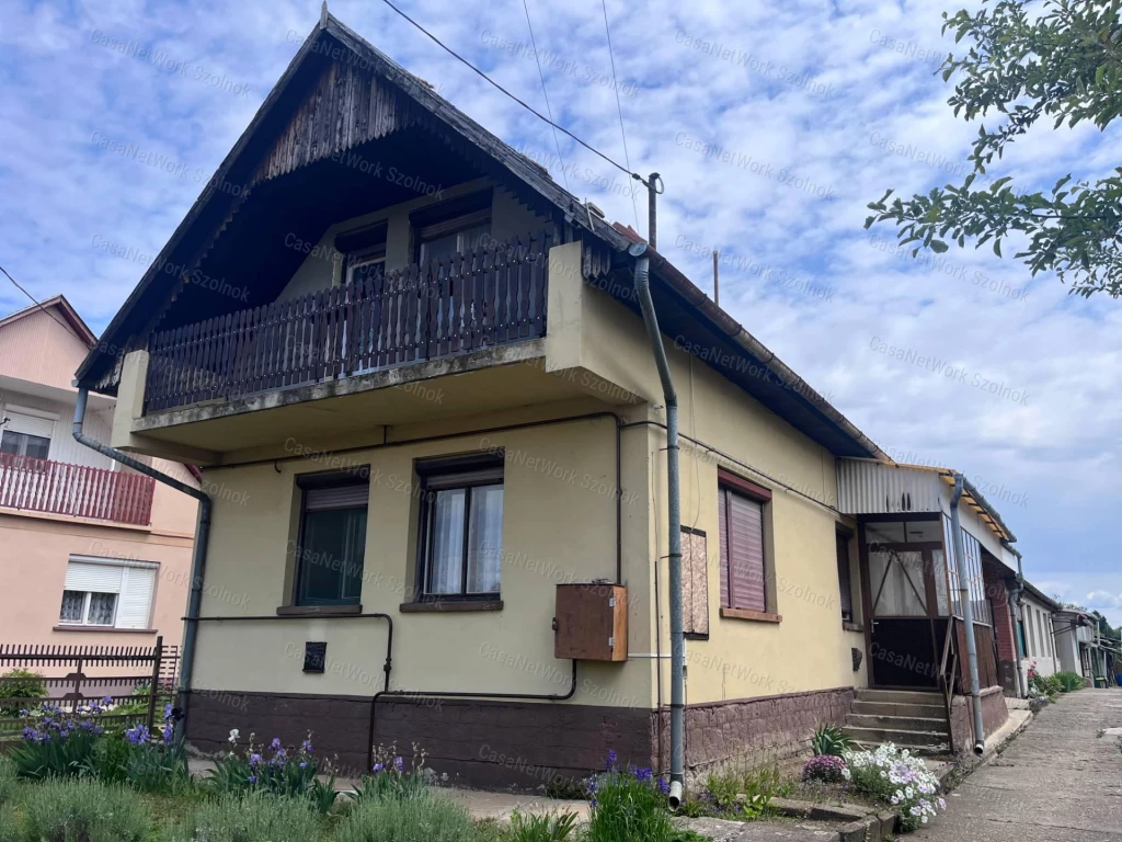 Eladó 4 szobás családi ház Szandaszőlősön