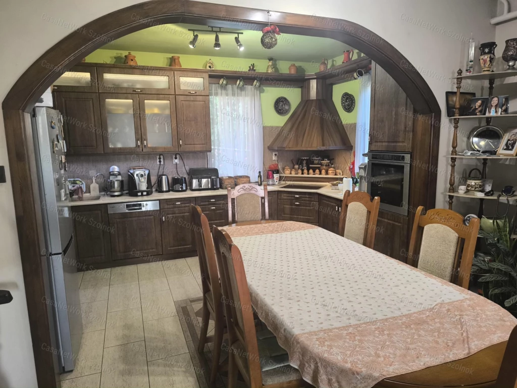 c3-1-name c2-1-name, Törökszentmiklós