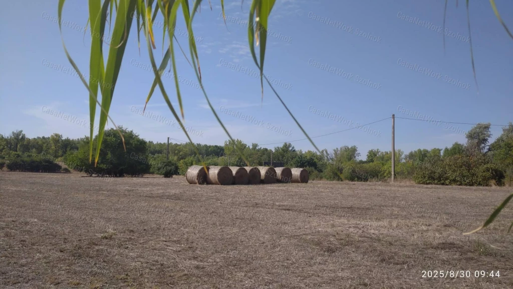 Építési telek eladó vízközelben!