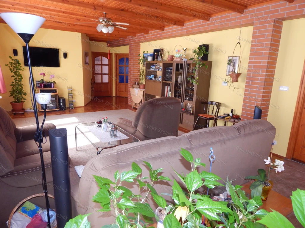 c3-1-name c2-19-name, Szolnok, Belváros