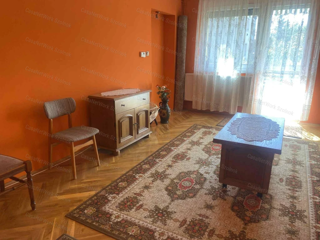 Szolnokon a Patak utcában 2 szobás lakás kiadó!