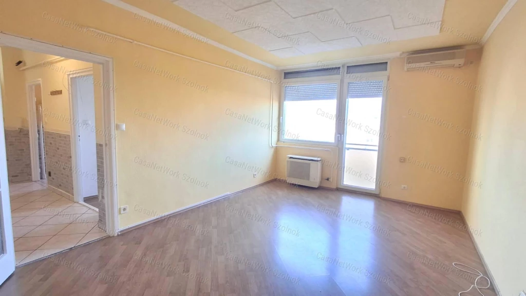 Szolnokon a Városmajor úton 1+1 félszobás jó állapotú lakás eladó