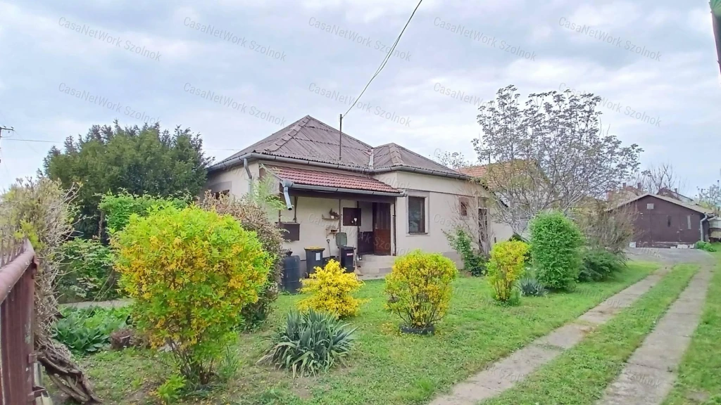 Eladó Martfűn egy 183 m2-es családi ház