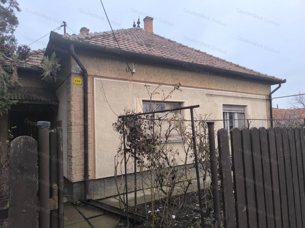 Tiszaföldvári 79 m2-es családi ház eladó!