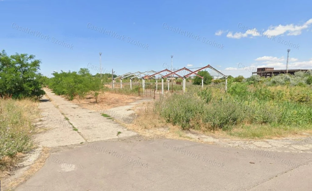 Eladó iparterület Szolnokon, a Tószegi úton