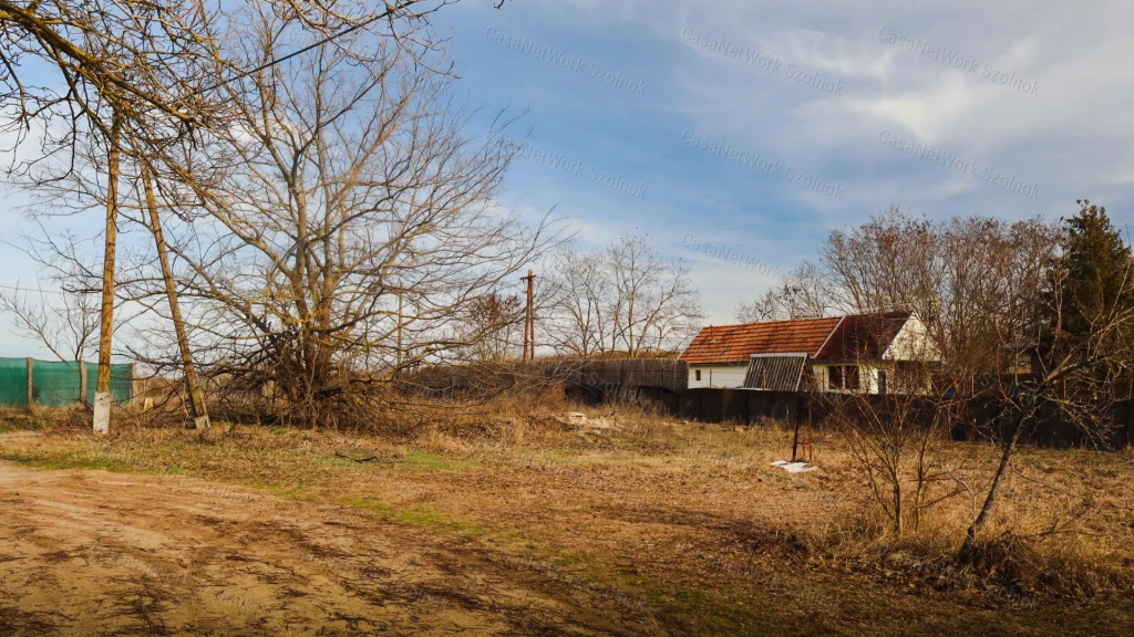 Eladó üdülőövezeti telek, Tápiószentmárton
