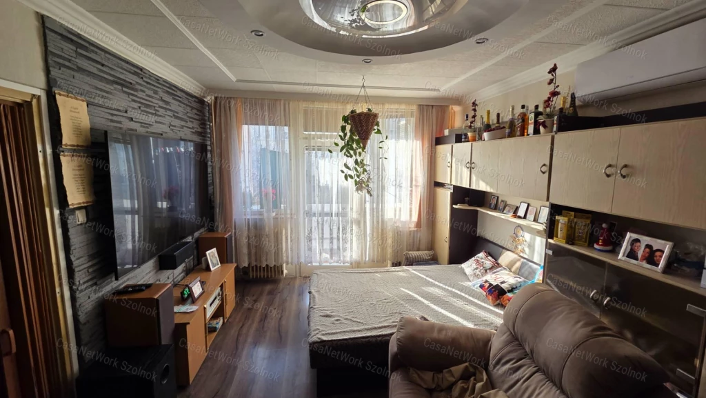 eladó panellakás Szolnok, Széchenyi-lakótelepen