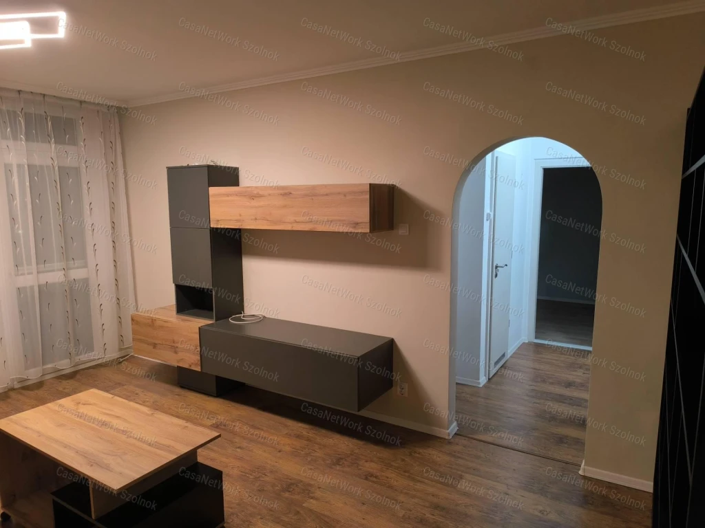 Szolnoki 2 szobás 49 m2-es lakás kiadó!