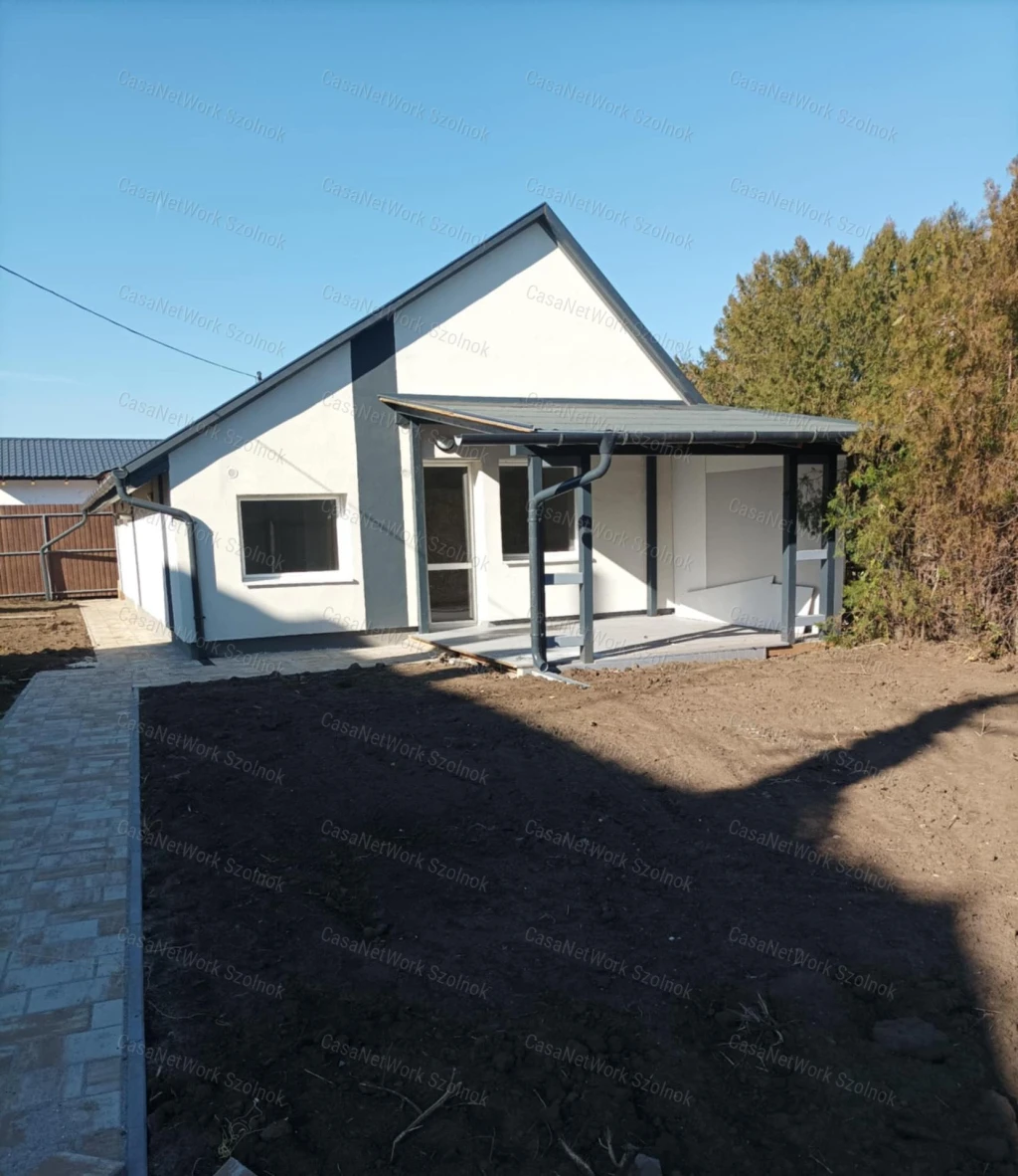 c3-1-name c2-1-name, Szolnok