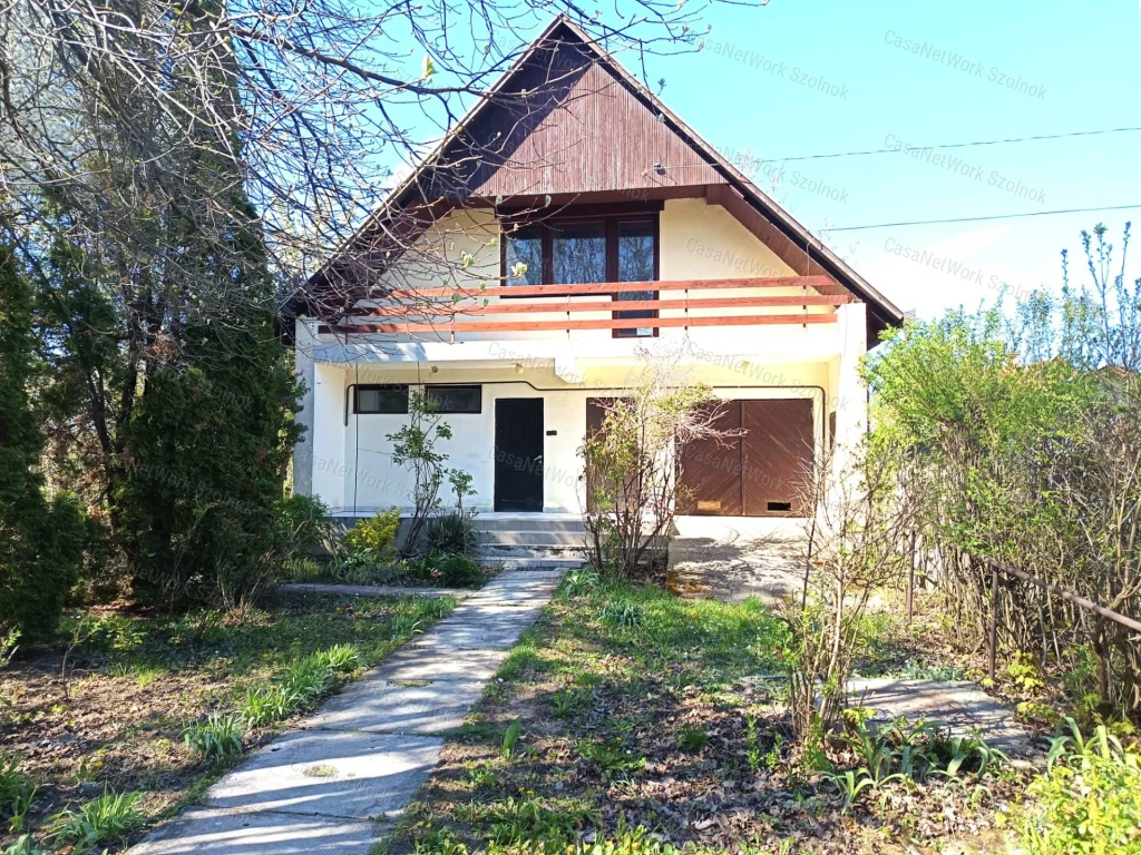 Eladó a lehetőségek háza Szajolban