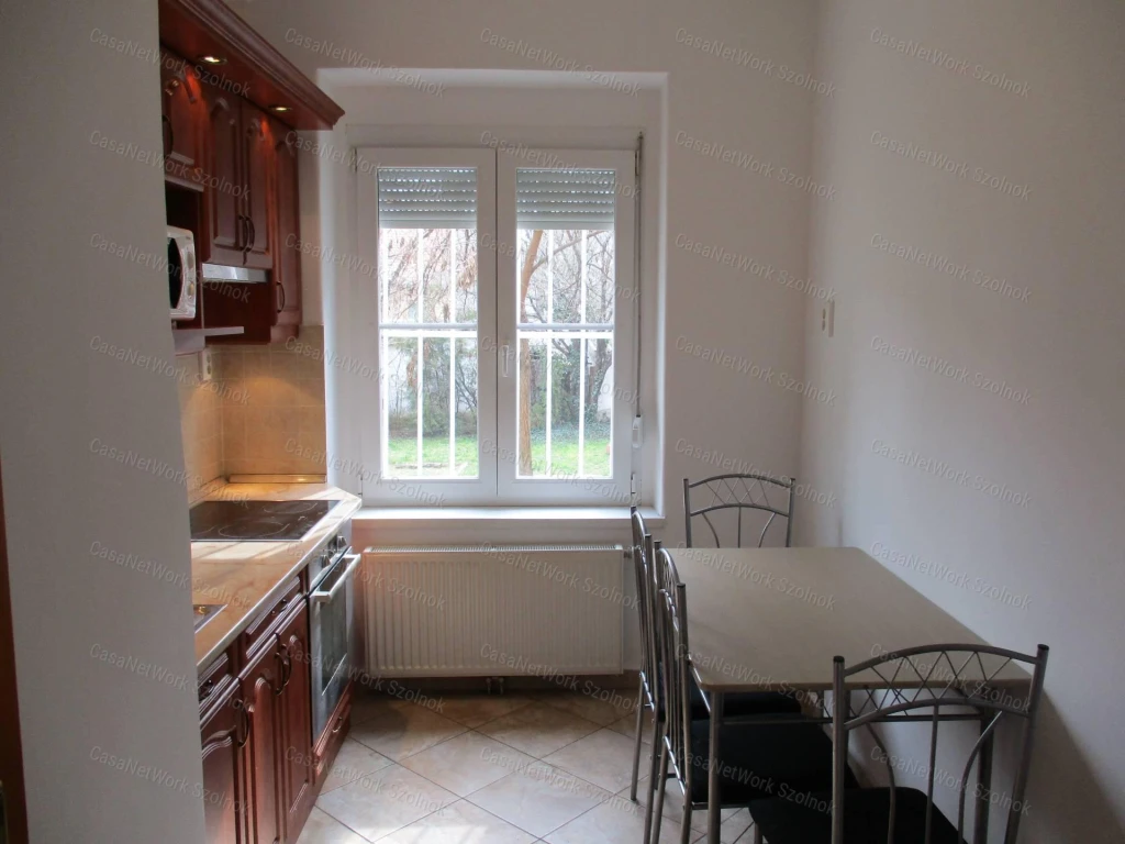 c3-2-name c2-19-name, Szolnok, Belváros