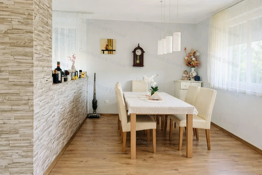 Újszászon eladó családi ház!