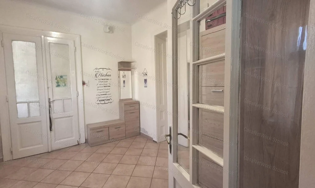 c3-1-name c2-1-name, Szolnok, Belváros