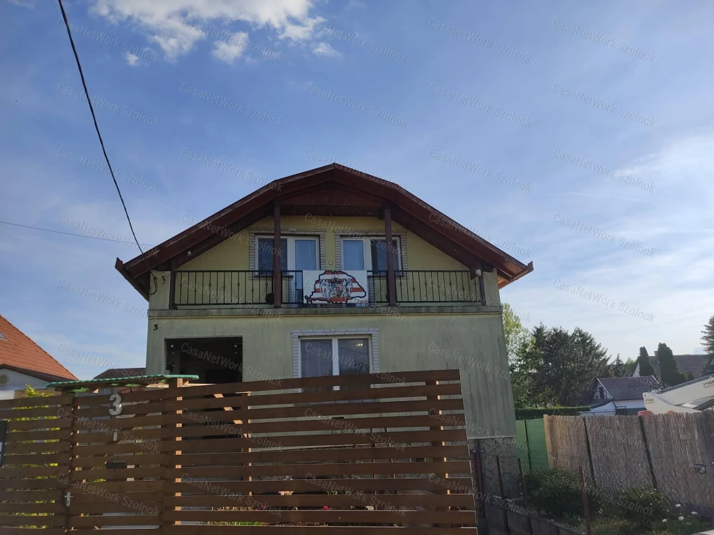Eladó családi ház, Farmos