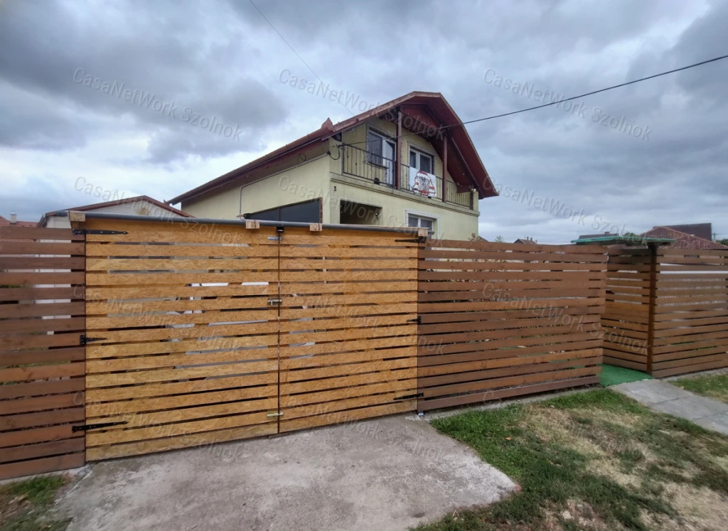 Eladó családi ház, Farmos