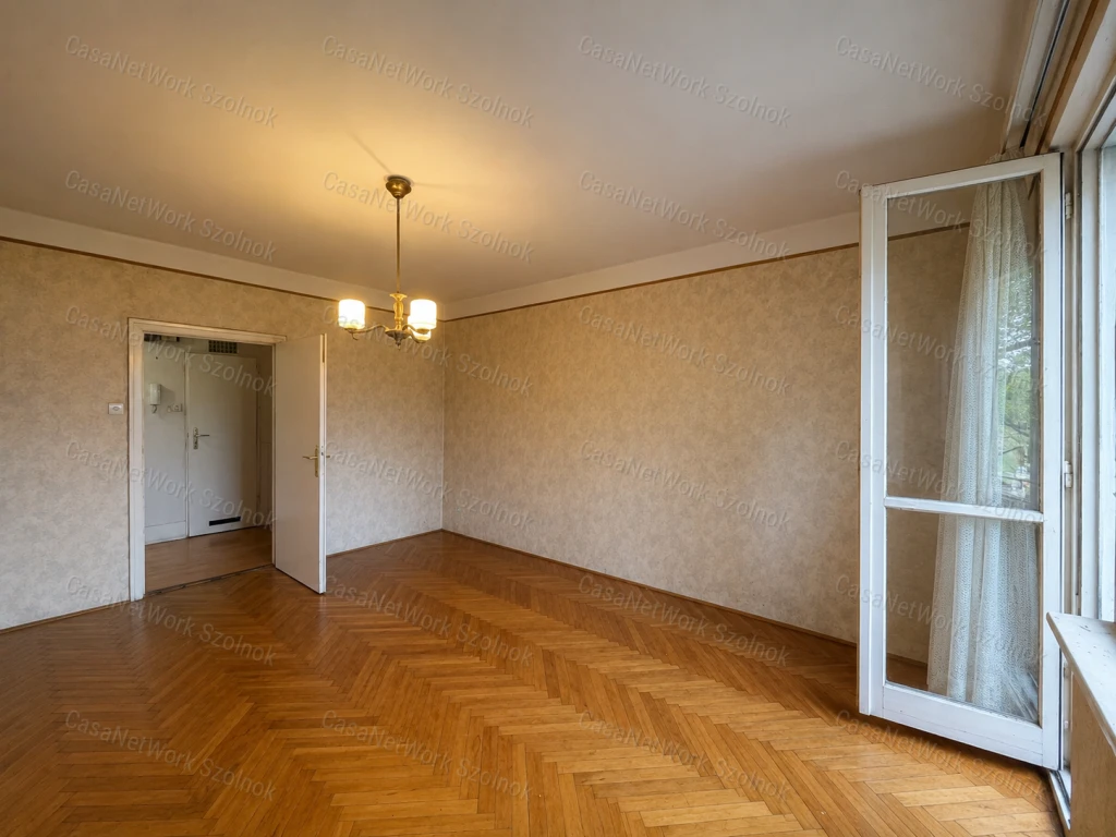 Eladó téglalakás Szolnok központjában