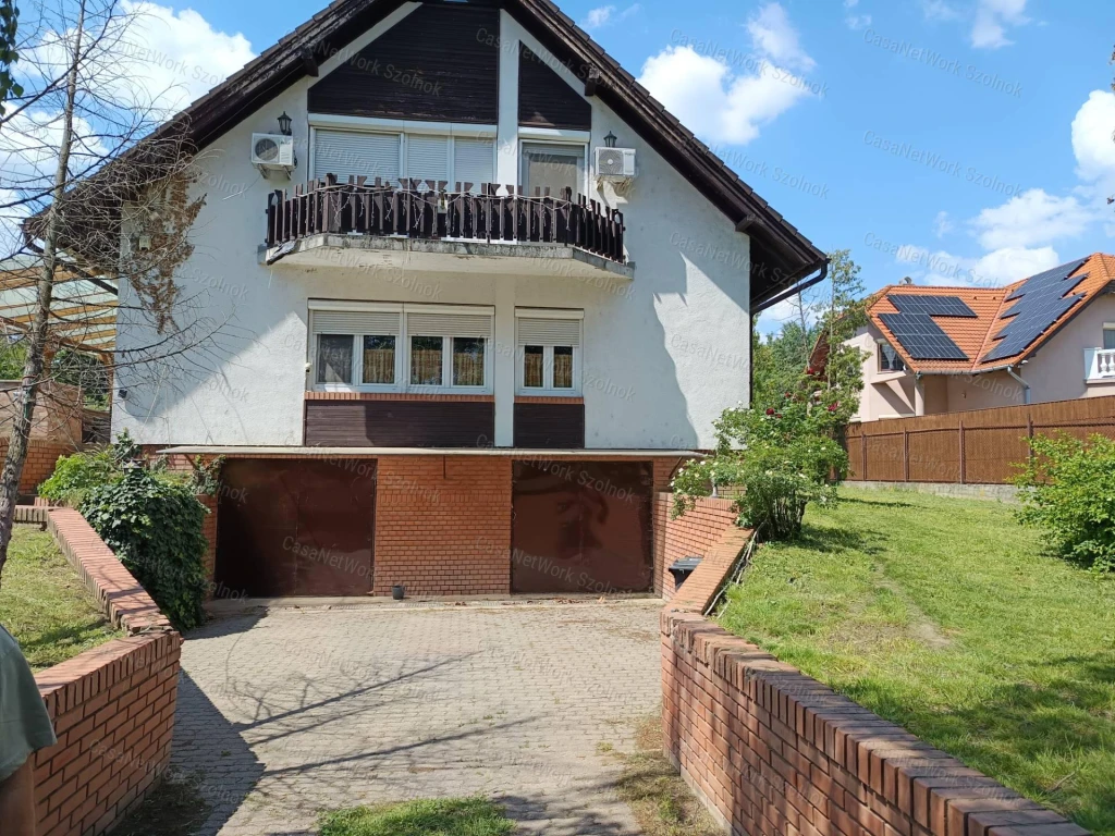 c3-1-name c2-1-name, Szolnok