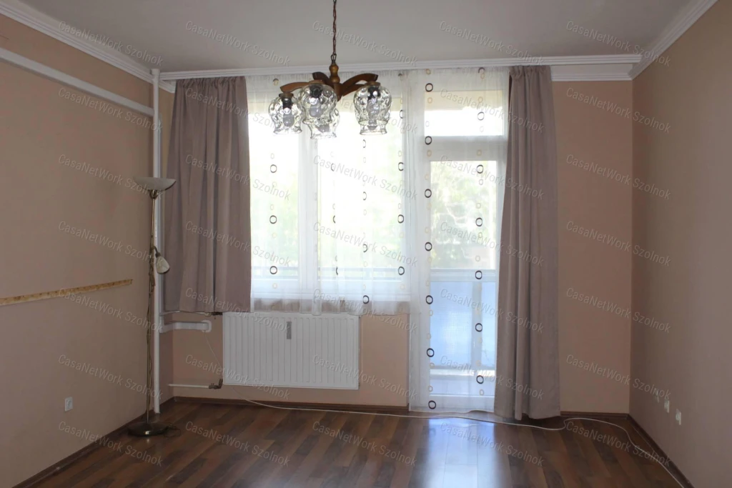 1+1 szobás lakás kiadó Szolnok Bajcsy Zs út 1 emeleten