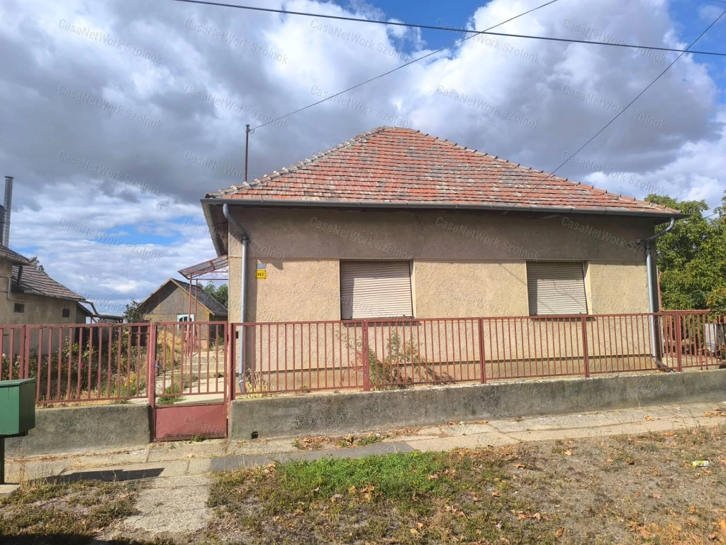 c3-1-name c2-1-name, Tiszaföldvár
