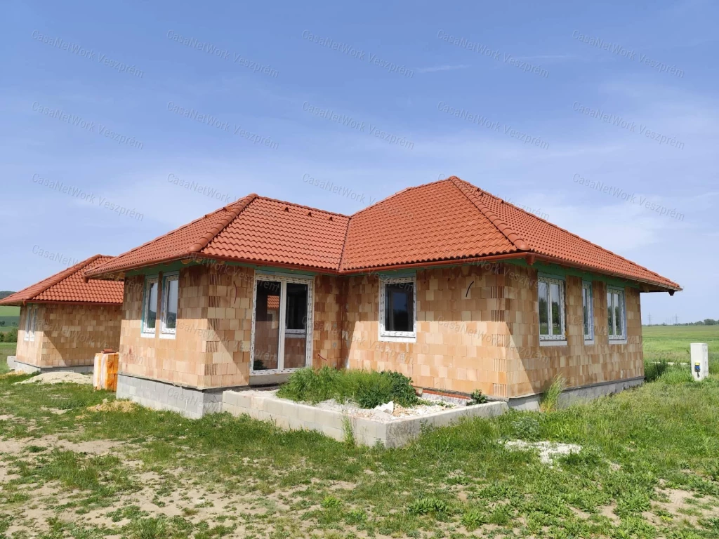 Tótvázsonyban új építésű 3 hálószobás családi ház eladó!