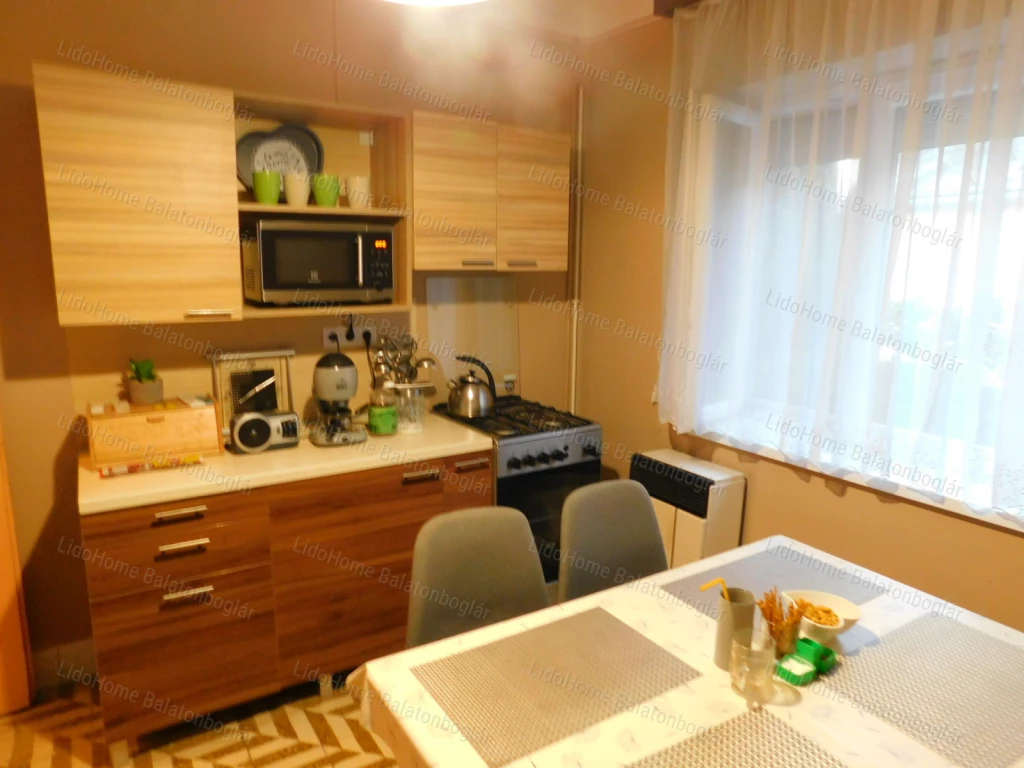 Árcsökkenés! Rendezett, komfortos családiház eladó!