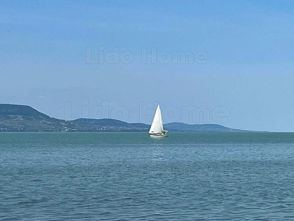 Vízparti, Balatoni örök panorámás, új építésű lakás Balatonmáriafürdőn!
