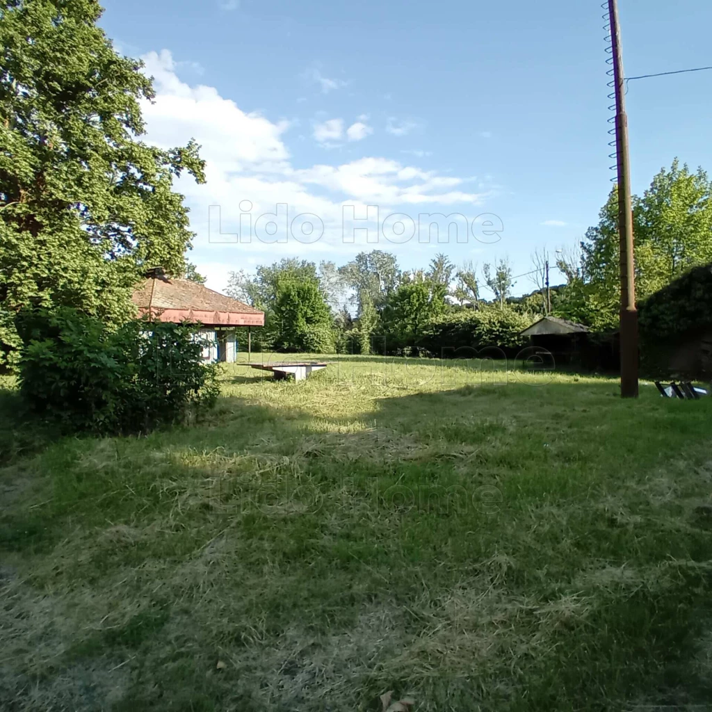 EGYEDI BERUHÁZÁSI LEHETŐSÉG – KÖZVETLEN VÍZPARTI TELEK BALATONKERESZTÚRON!