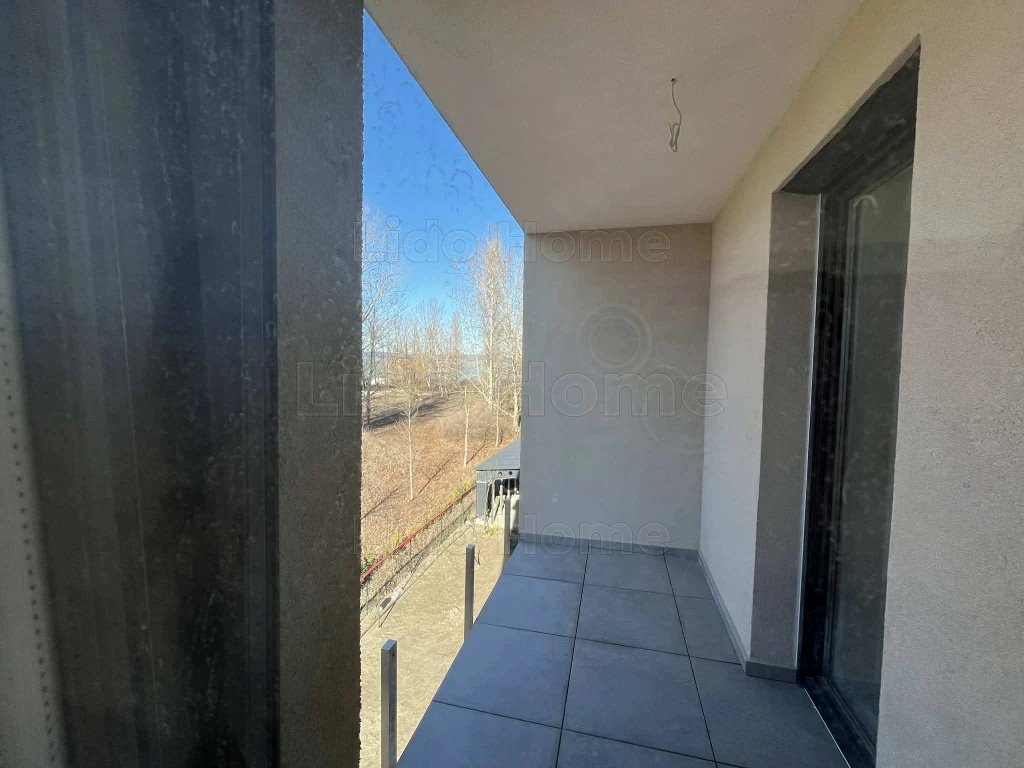 Eladó közvetlen vízparti prémium lakások Balatonszemesen!