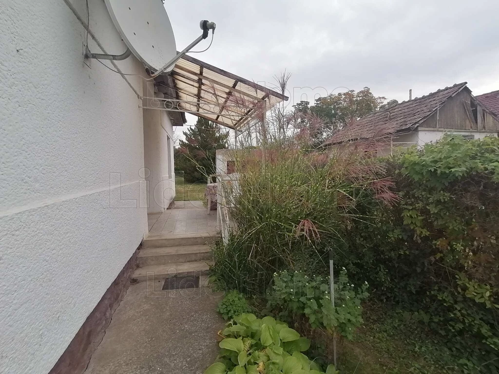 ELADÓ! CSALÁDI HÁZ BALATONBOGLÁR-SZŐLŐSKISLAKON!