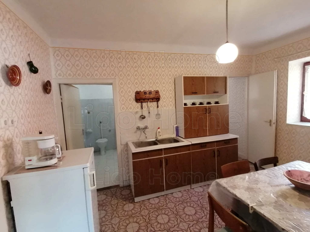 ELADÓ! CSALÁDI HÁZ FONYÓDON!