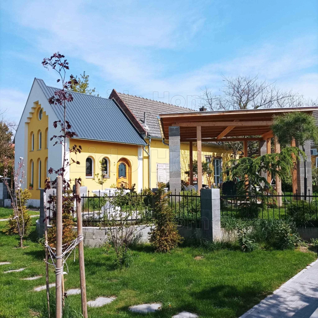 Eladó nagypolgári családi ház Szóládon