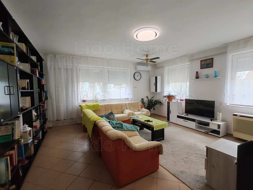 Eladó családi ház Balatonlellén!