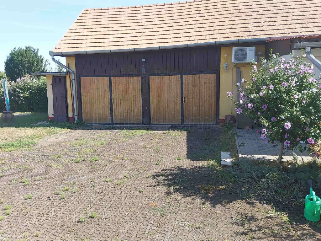 Eladó családi ház Lengyeltótiban