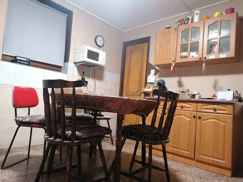 ELADÓ! CSALÁDI HÁZ SZŐLŐSGYÖRÖKBE!